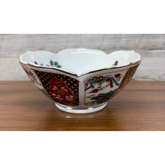 Imari Porcelain Bowl Hand Painted 7" Diameter Gold Trim Scalloped Edge Vintage - Picture 2 of 7